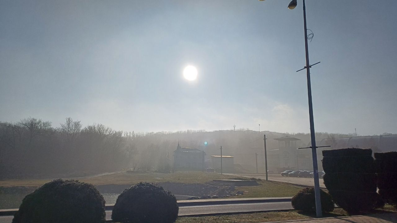 У Дніпрі сильний туман перетворив місто на Silent Hill (фото)