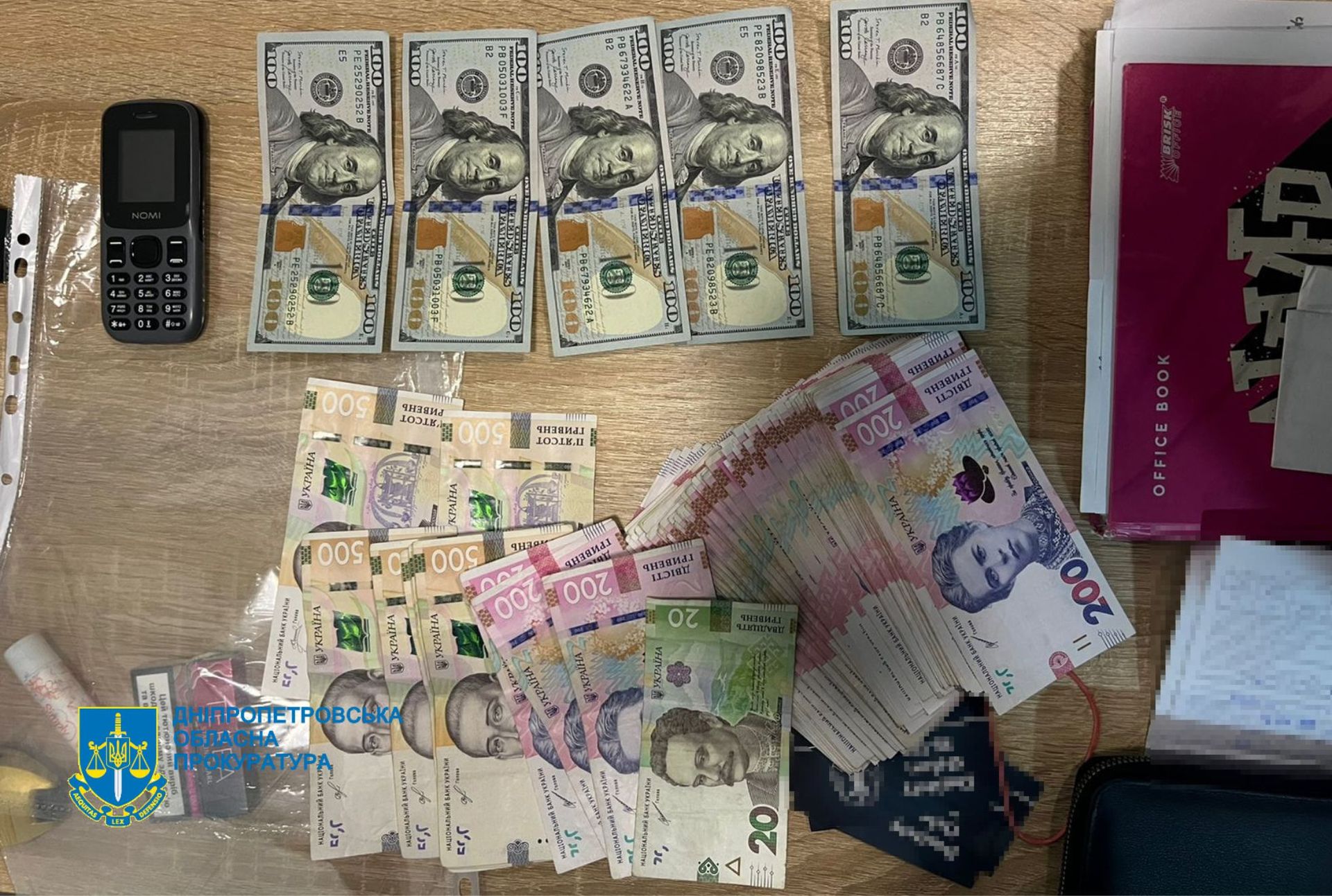 Лікар-нейрохірург з Кривого Рогу за 5 тис дол допомагав чоловікам виїхати за кордон