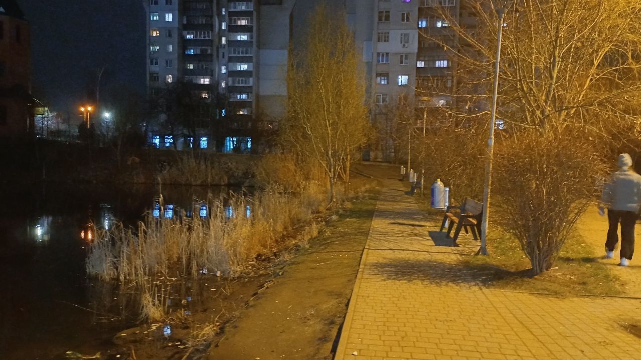 1 Урны на аллее в сквере на ж/м Победа-6