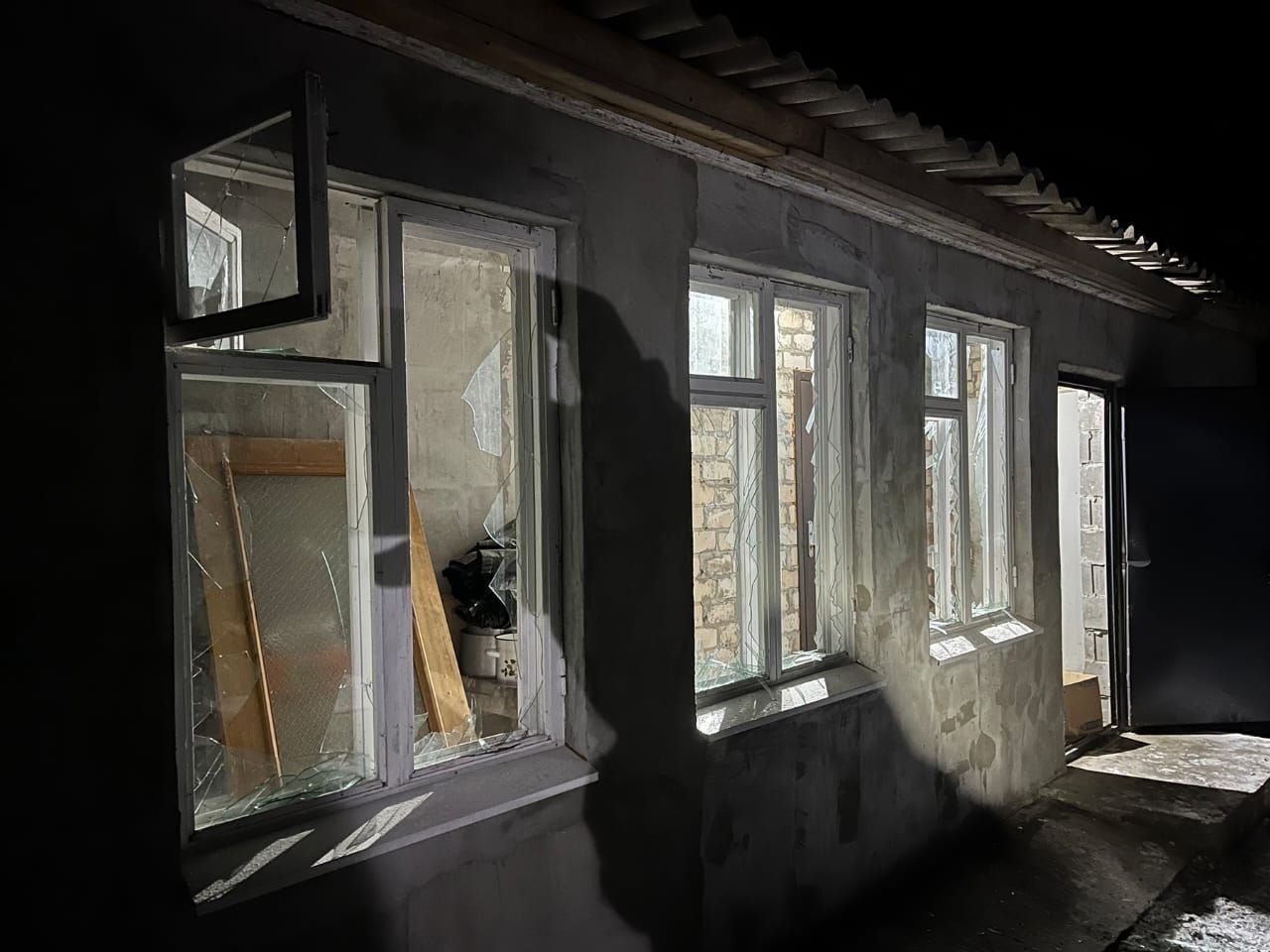 Внаслідок ворожої атаки є пошкодження у Дніпровському районі