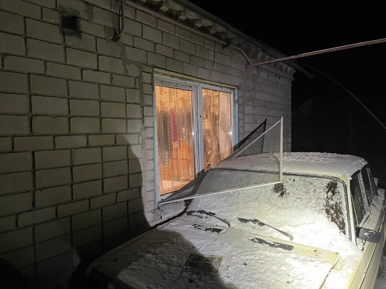 Внаслідок ворожої атаки є пошкодження у Дніпровському районі