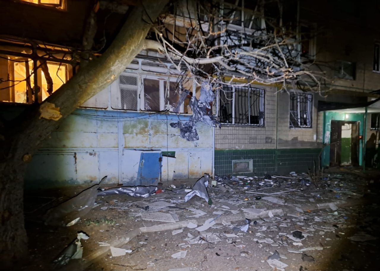 На Дніпропетровщині внаслідок нічної атаки пошкоджені підприємства та будинки