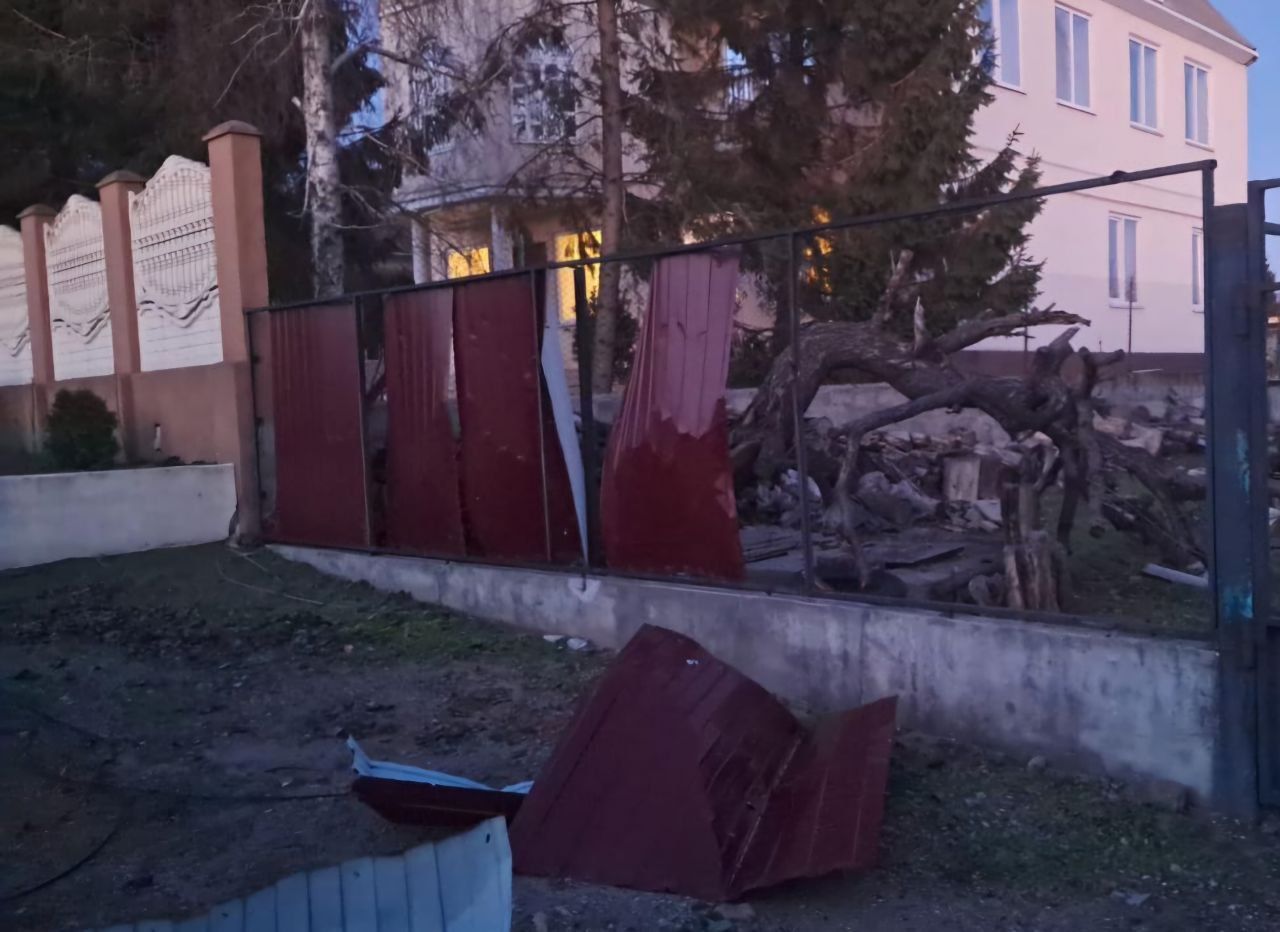 Атака БпЛА на Дніпро та область: виникли пожежі, є руйнування