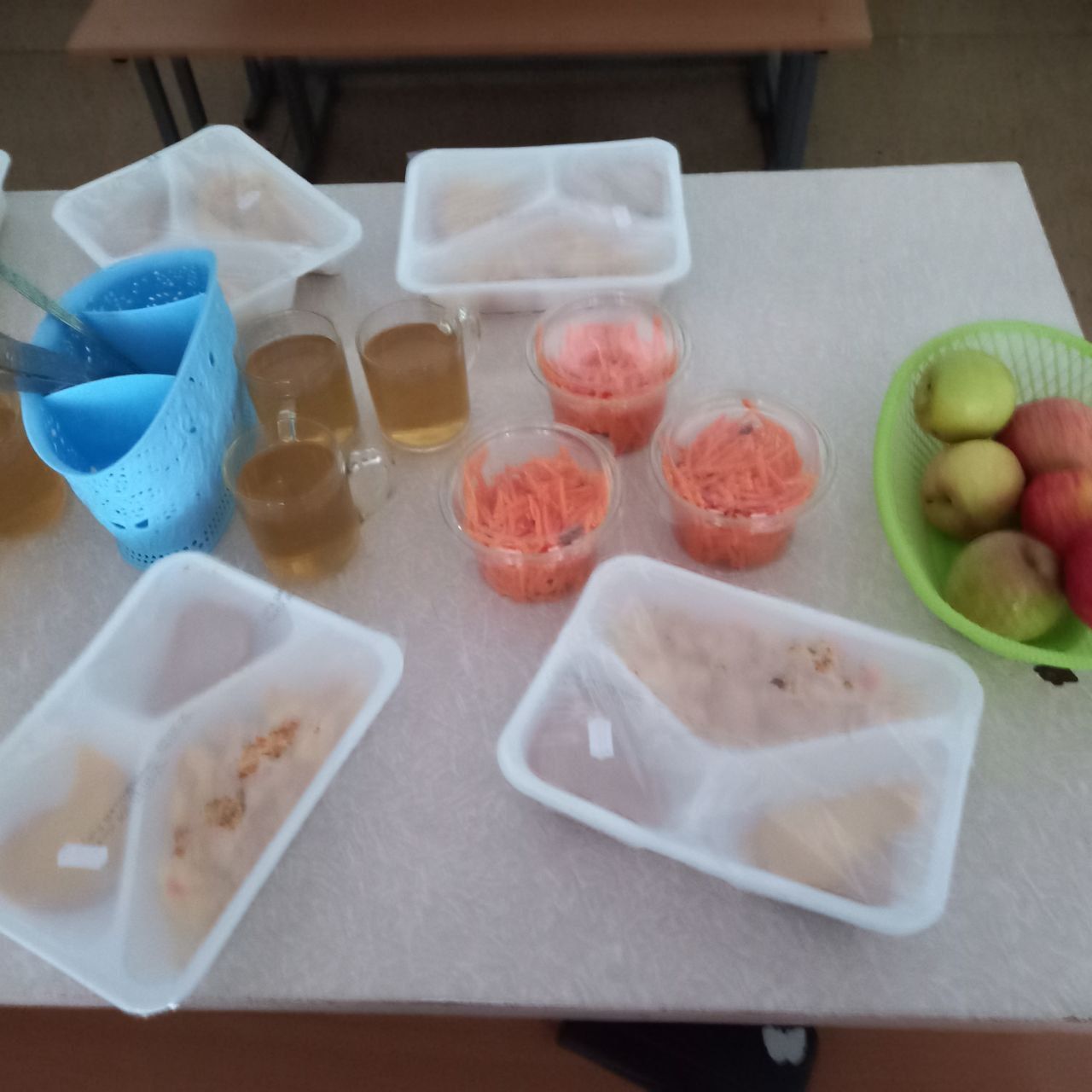 "Всегда холодное и несъедобное": популяризация здорового питания в школах Днепра за 100 тыс грн не работает