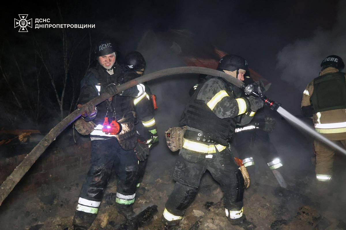 В ДСНС показали наслідки нічної атаки БпЛА на Самарівський район