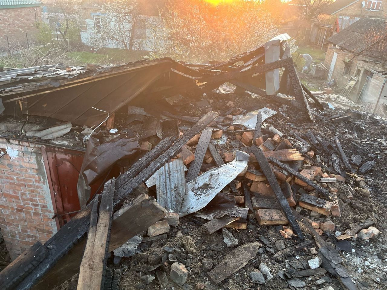 Ворог атакував Дніпропетровщину БпЛА: постраждав чоловік, виникли пожежі