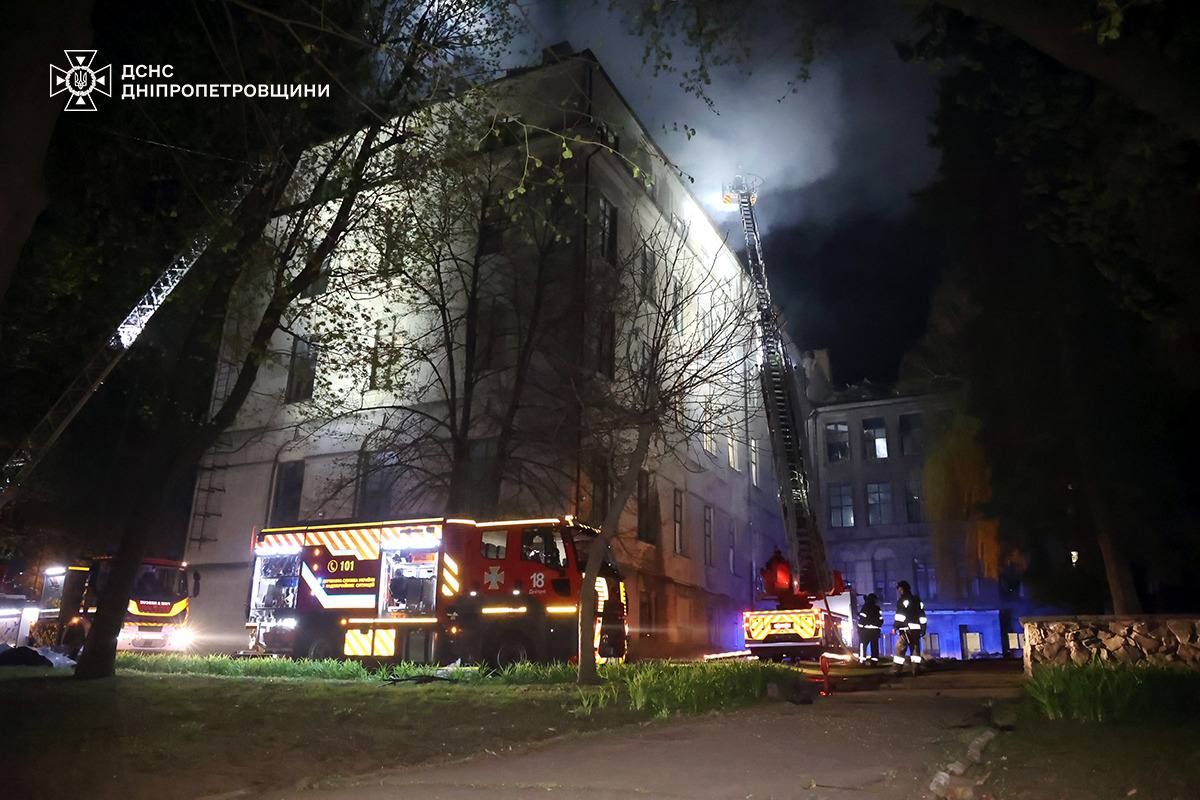 Внаслідок масованої атаки на Дніпро загинуло 3 людей, ще 30 постраждали: уточнені дані від ОВА та ДСНС