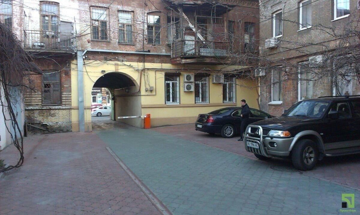 Квартира-3 Квартира розташована за адресою вулиця Лазаря Глоби (Андрія Фабра) буд. 8. Фото: https://setam.net.ua/auction/570695.