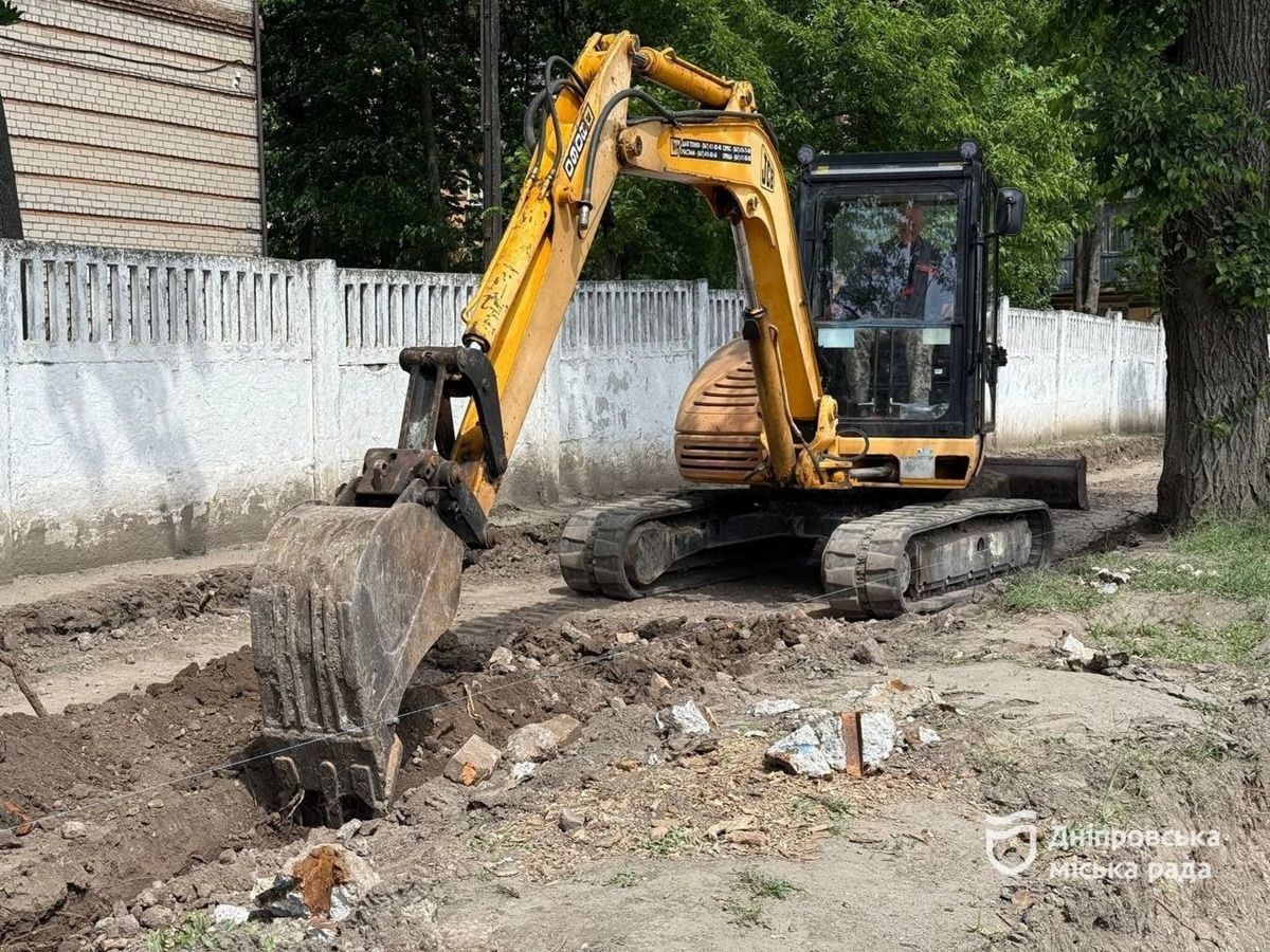 Дорога-1 Тривають роботи по вулиці Високовольтній. Фото: ДМР.