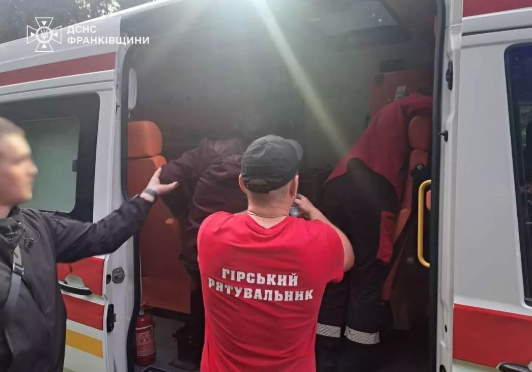 Медики спасли туристку