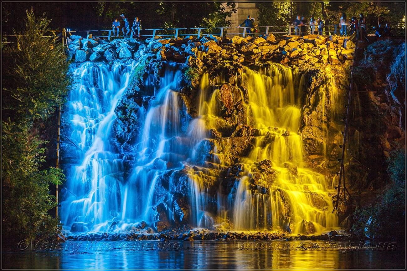 __ Водоспад на Монастирському острові. Автор фото: Валерій Кравченко.