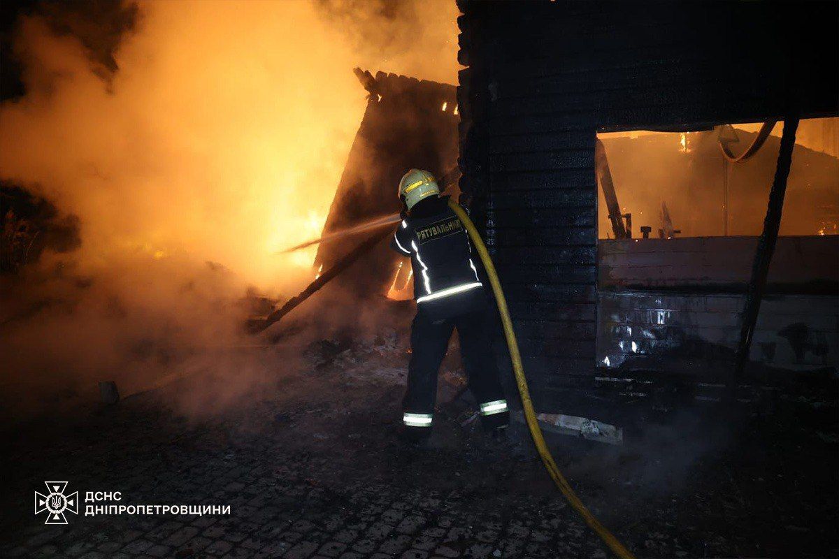 Вражеская атака на Днепропетровщину 14 июля: в ГСЧС показали фото последствий
