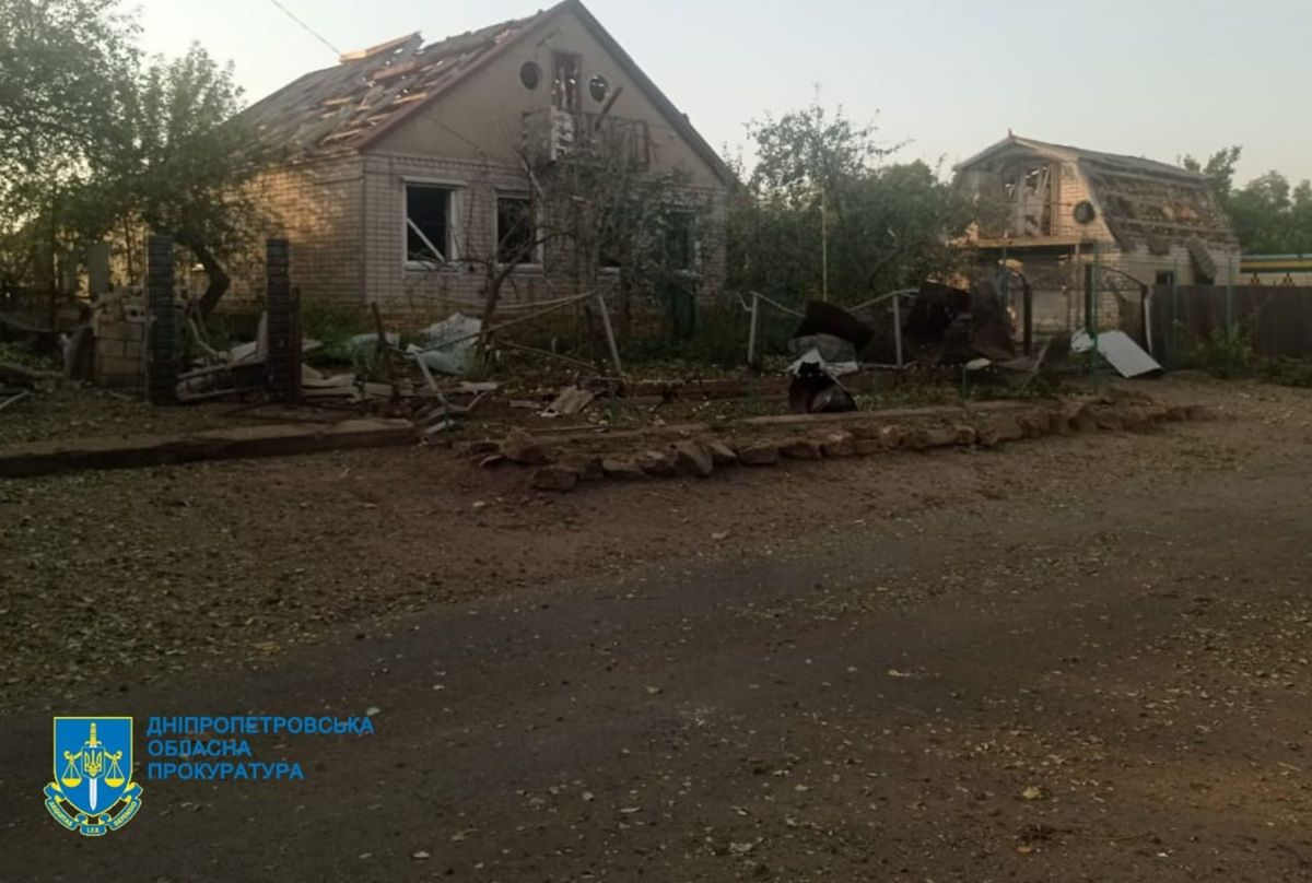Обстріл Вранці 23 серпня 2025 року війська рф атакували Маломихайлівську та Покровську громади Синельниківського району керованими авіабомбами та дронами.