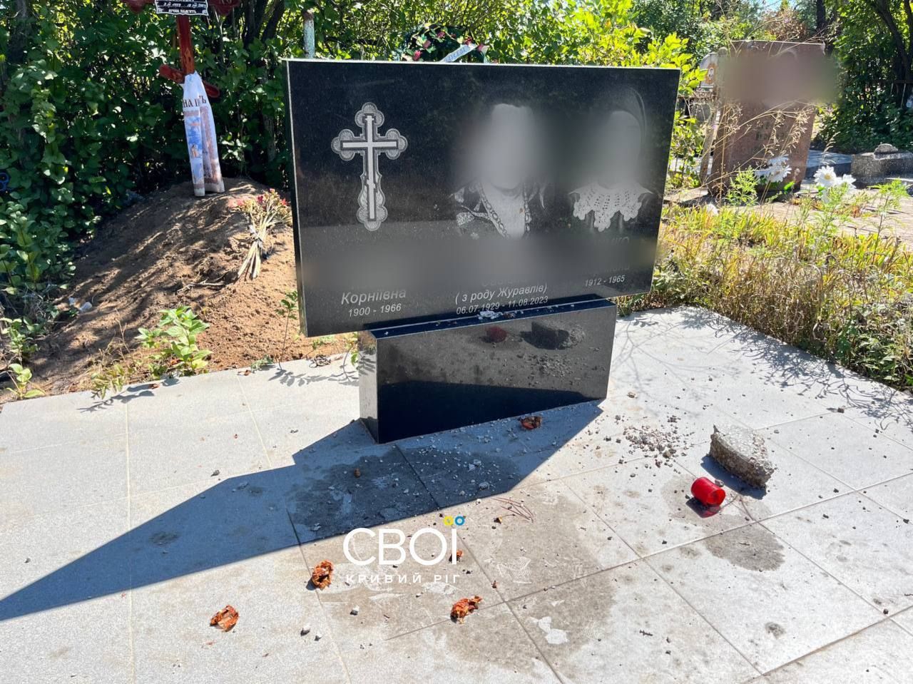У Кривому Розі вандали потрощили могили на одному з цвинтарів