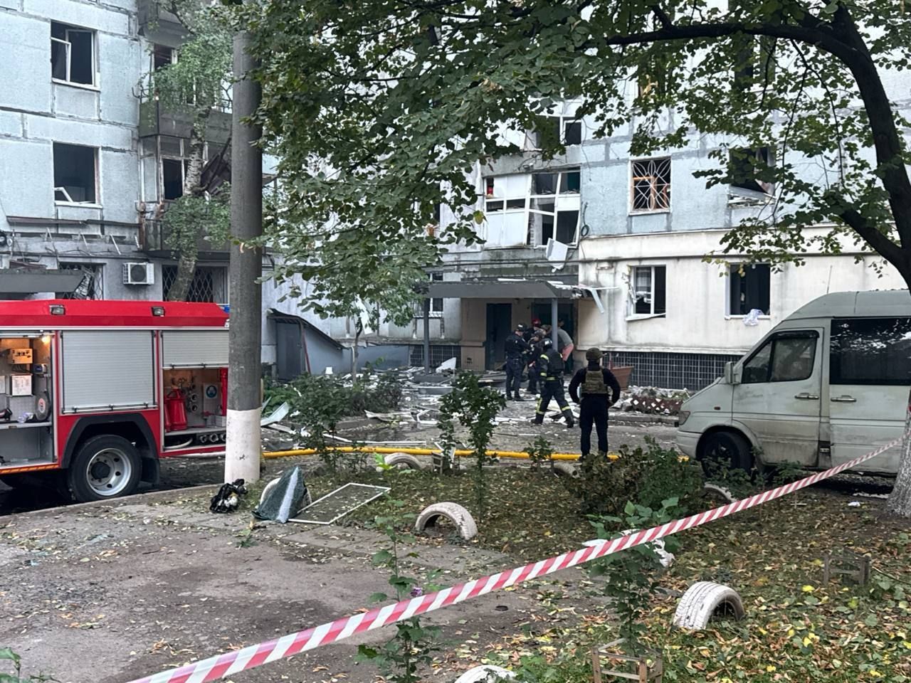 У Дніпрі ракета влучила в житлову багатоповерхівку: що відомо