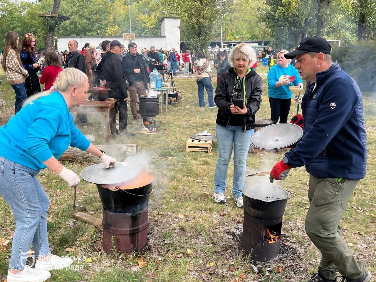 Зварили 210 літрів національної страви: як у Дніпрі відсвяткували День борщу