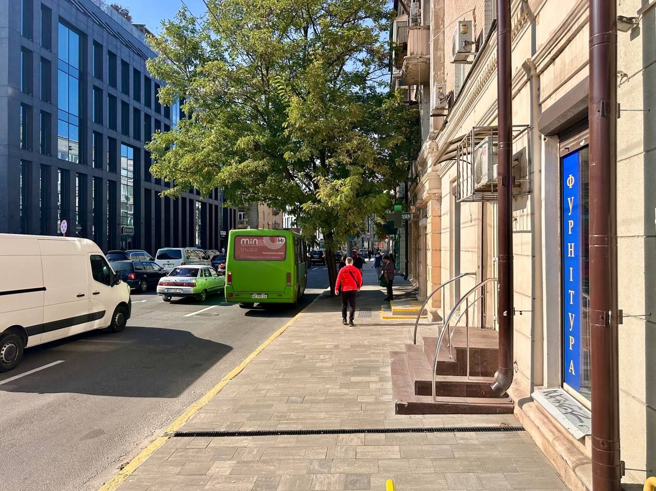 В центре Днепра обновили большую улицу: как она изменилась