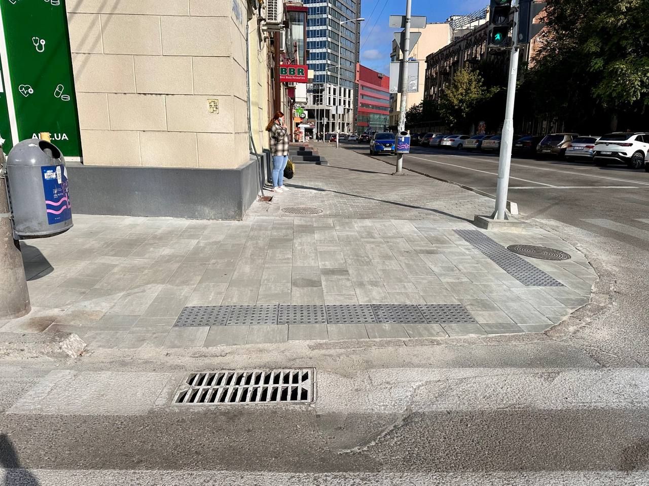 В центре Днепра обновили большую улицу: как она изменилась