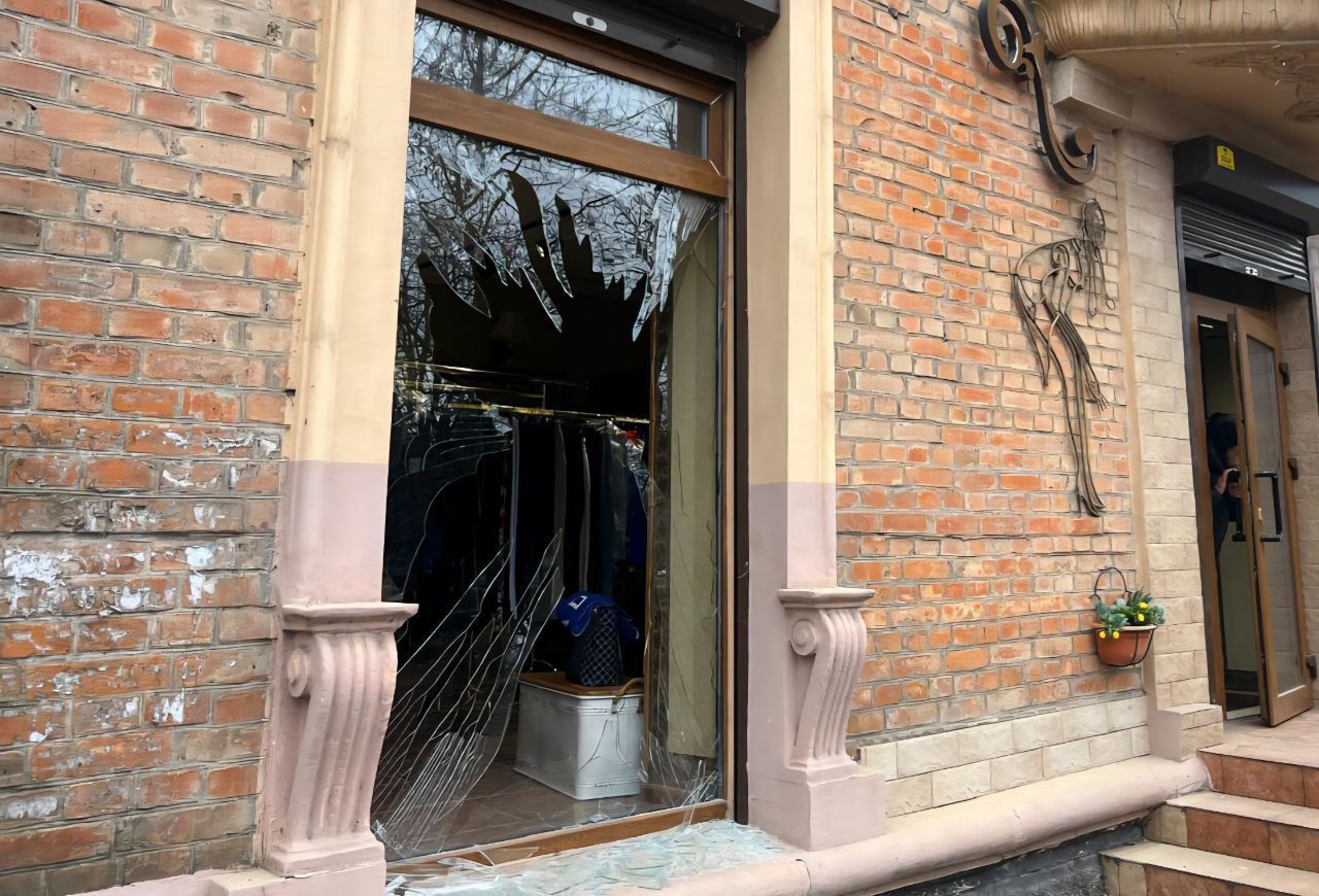 photo_2025-11-17_13-22-47 (2) Вибите вікно