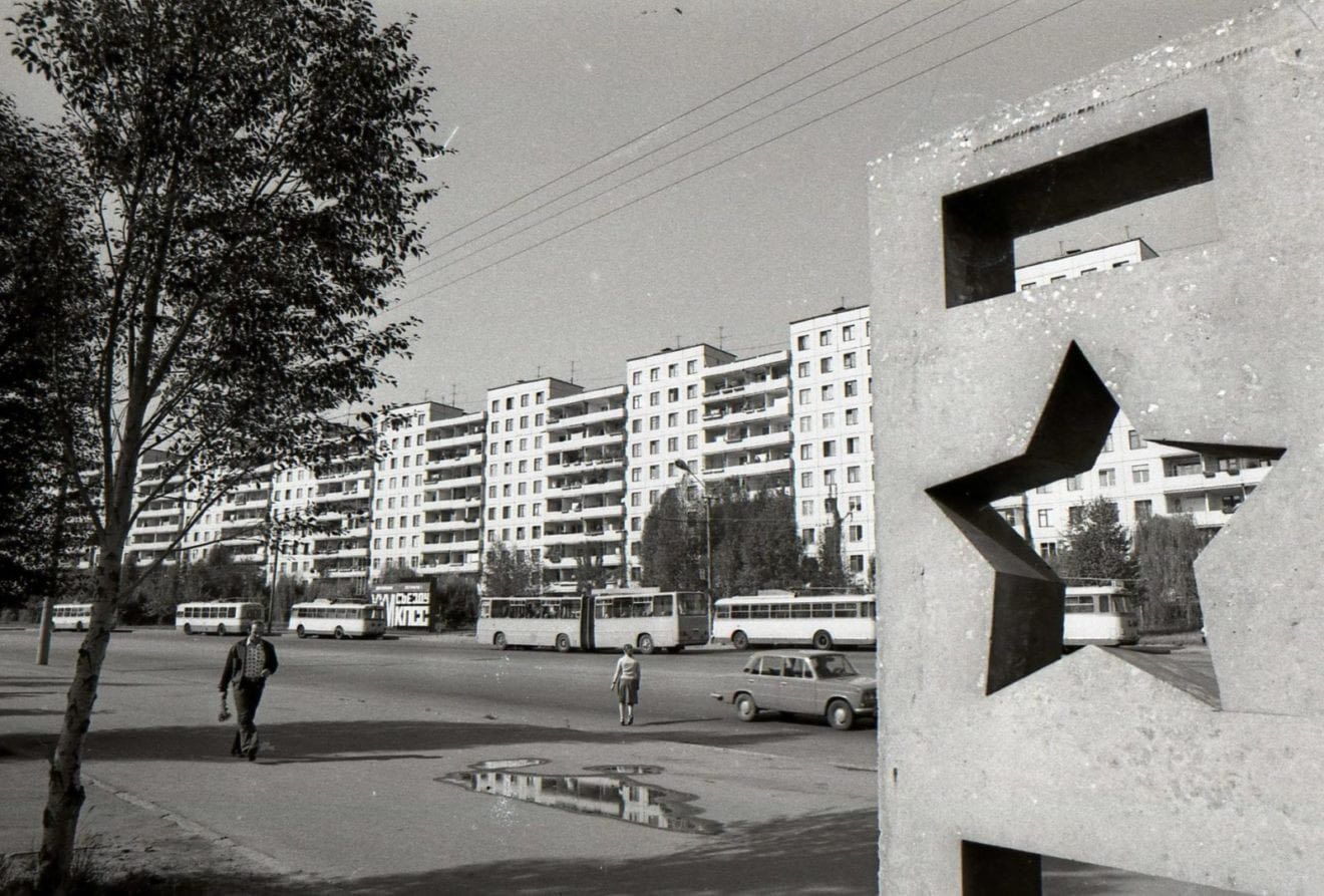 Без реклами та заторів: архівні фото показали, яким був ж/м Перемога у Дніпрі півстоліття тому