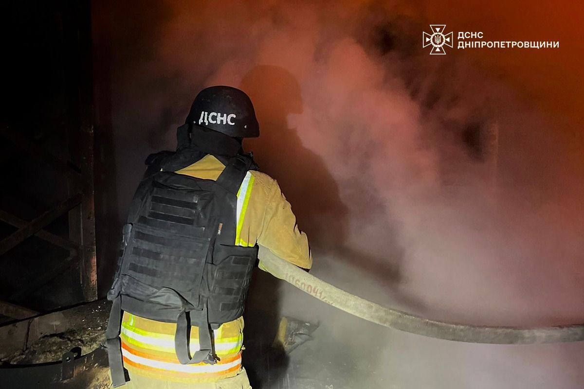 Дроновая атака на Днепр вечером 19 ноября: появились фото последствий