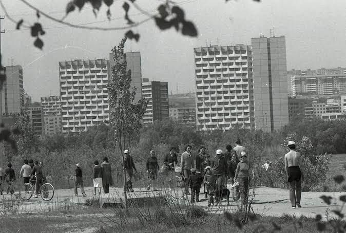 Без реклами та заторів: архівні фото показали, яким був ж/м Перемога у Дніпрі півстоліття тому