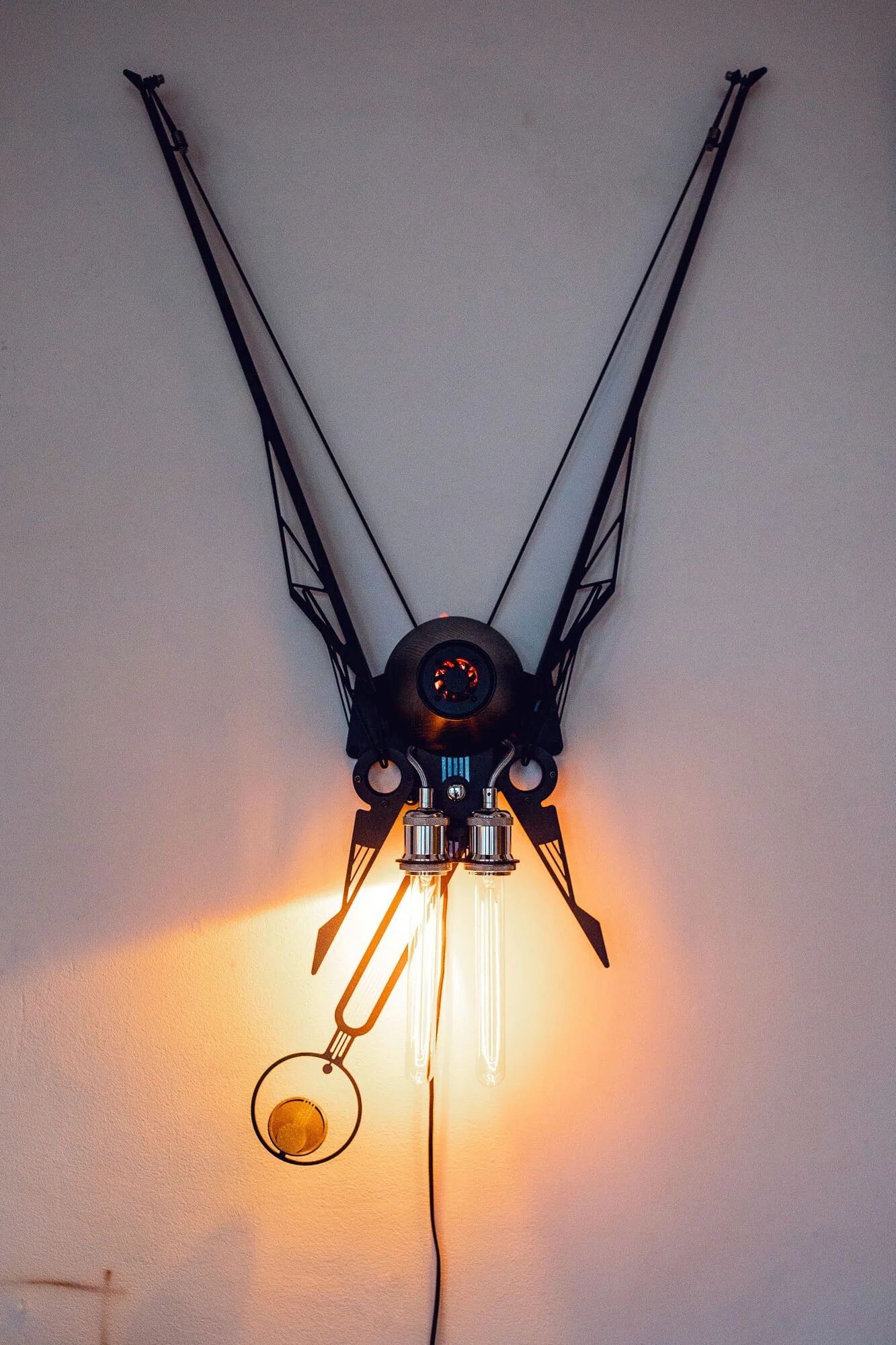 Скульптуры из Днепра попали в мировой ТОП художников кинетического искусства