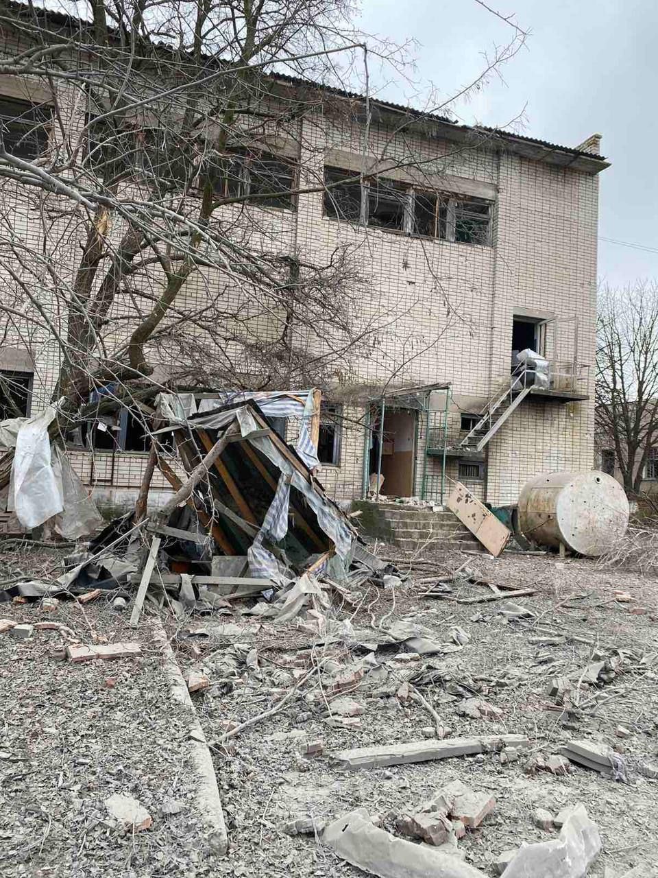 Від училища залишились самі руїни