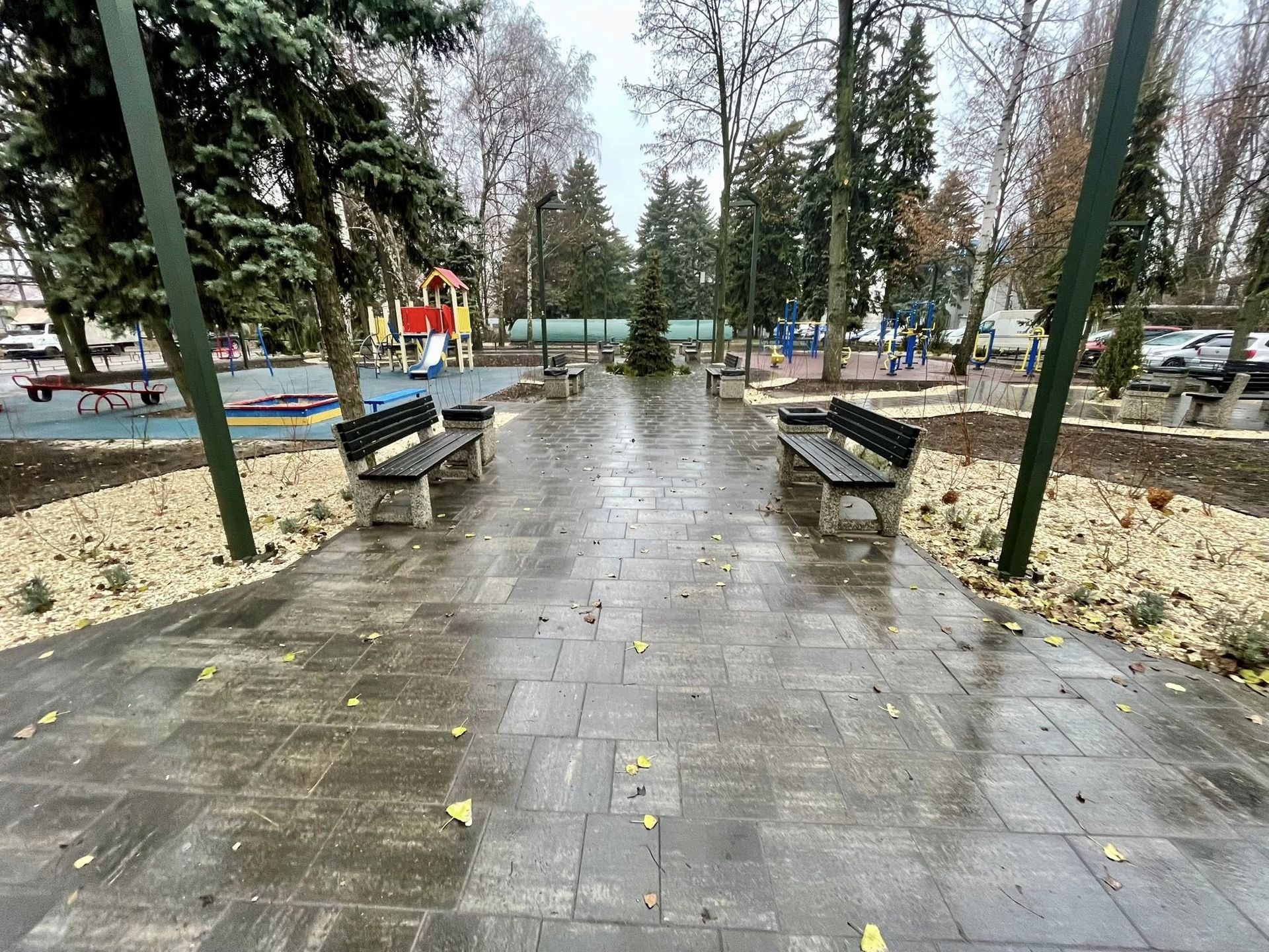 У Дніпрі на 12 кварталі облаштували затишний сквер 