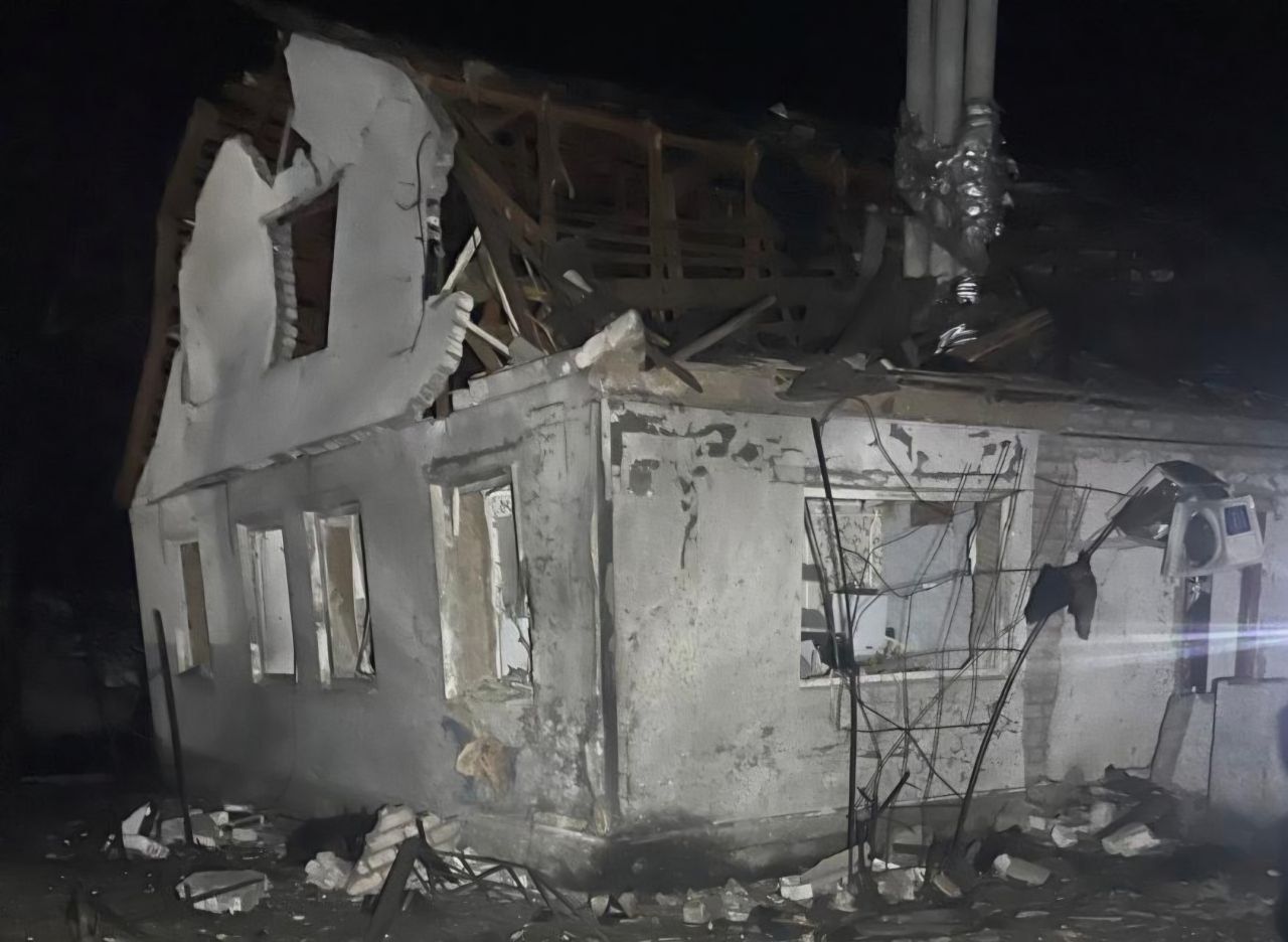 Разрушенный дом. Фото: ДнепрОВА