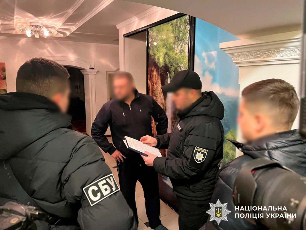 Правоохоронці вдома у депутата