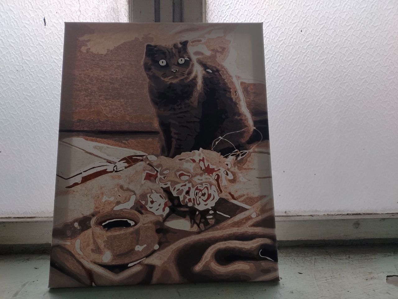 В подъезде на ж/м Тополь в Днепре обустроили любительскую картинную галерею и минисад