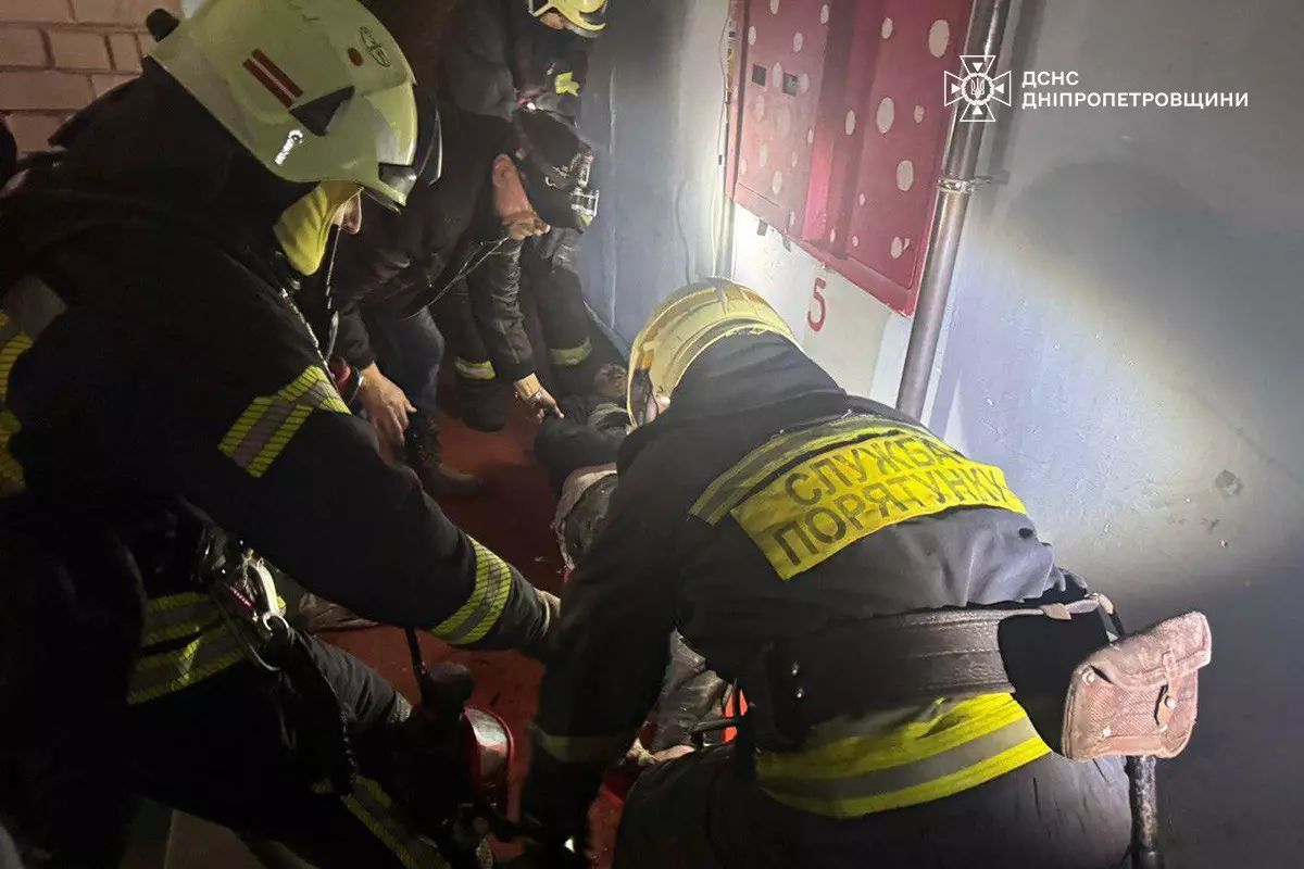 фото_2025-12-17_16-05-36 (2) Спасатели на месте пожара