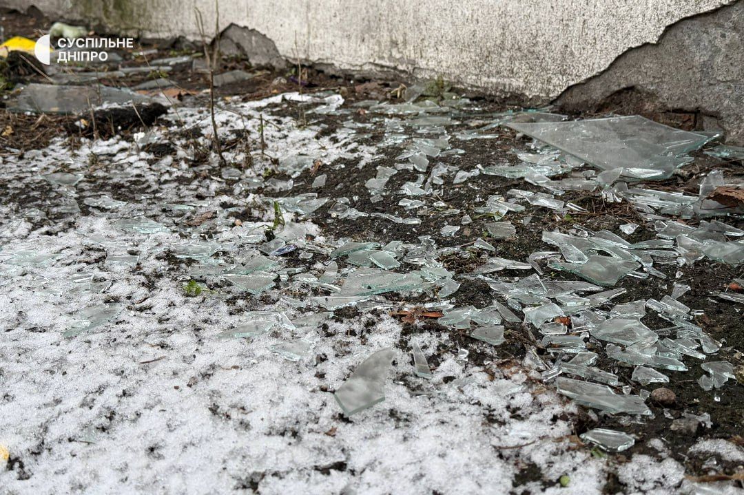 Вилетіли вікна: стали відомі нові дані про наслідки атаки на Дніпро