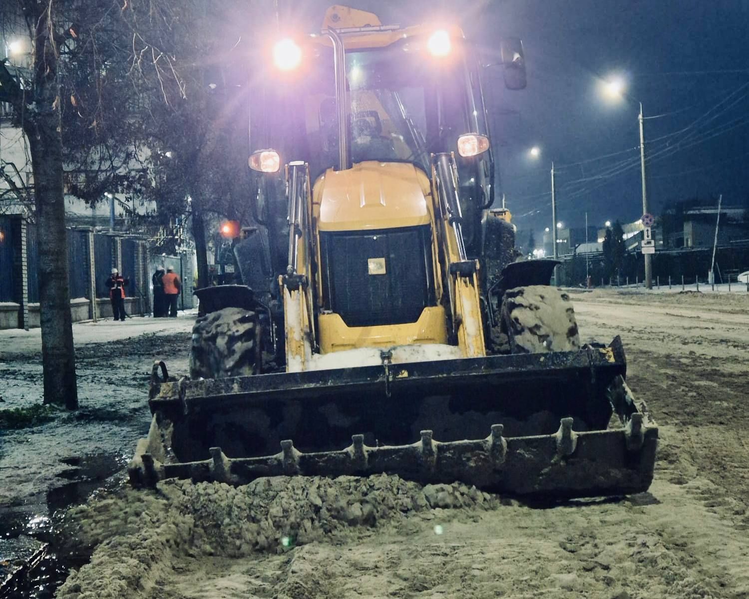 Мер Дніпра показав, як зараз виглядає перекрита дорога, куди вилилось 300 тонн олії