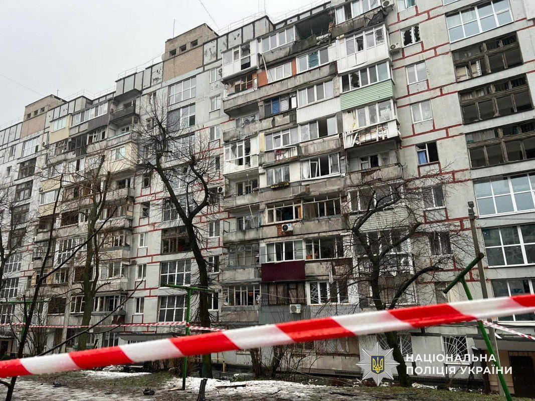 У прокуратурі та поліції показали фото з місць атаки на Дніпро