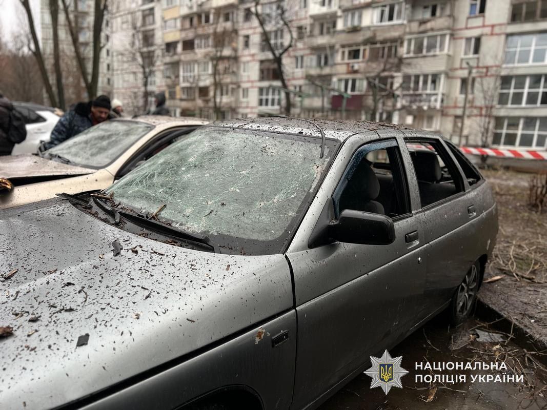 У прокуратурі та поліції показали фото з місць атаки на Дніпро
