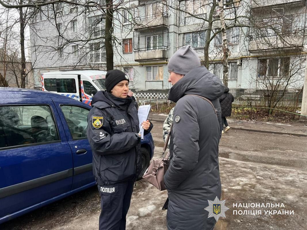 У прокуратурі та поліції показали фото з місць атаки на Дніпро