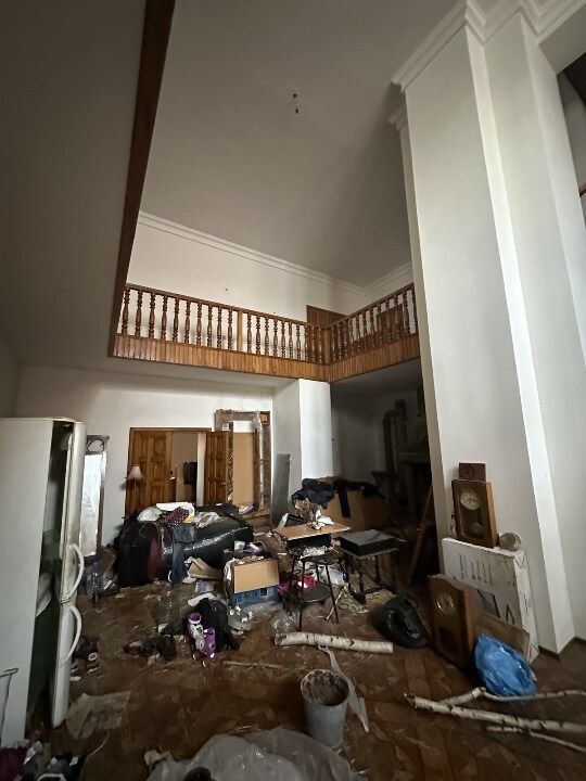 Одна з кімнат в будинку