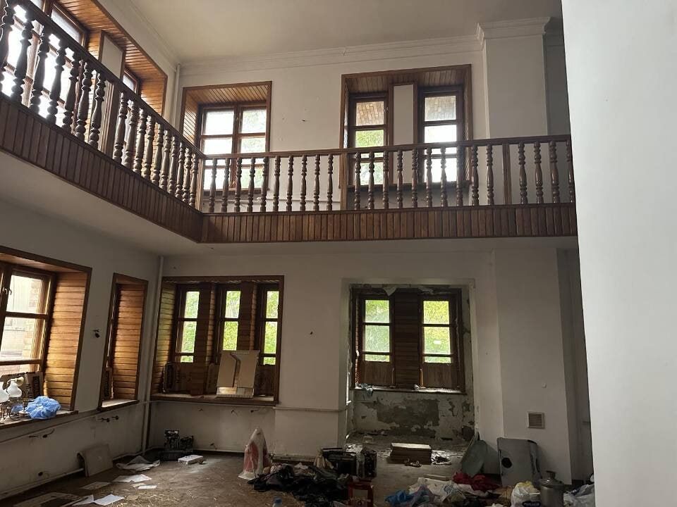 Одна із кімнат в будинку