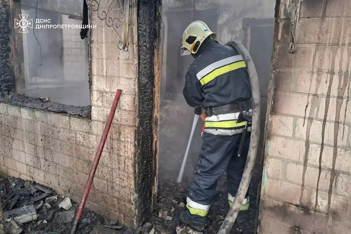 Рятувальник на місці пожежі