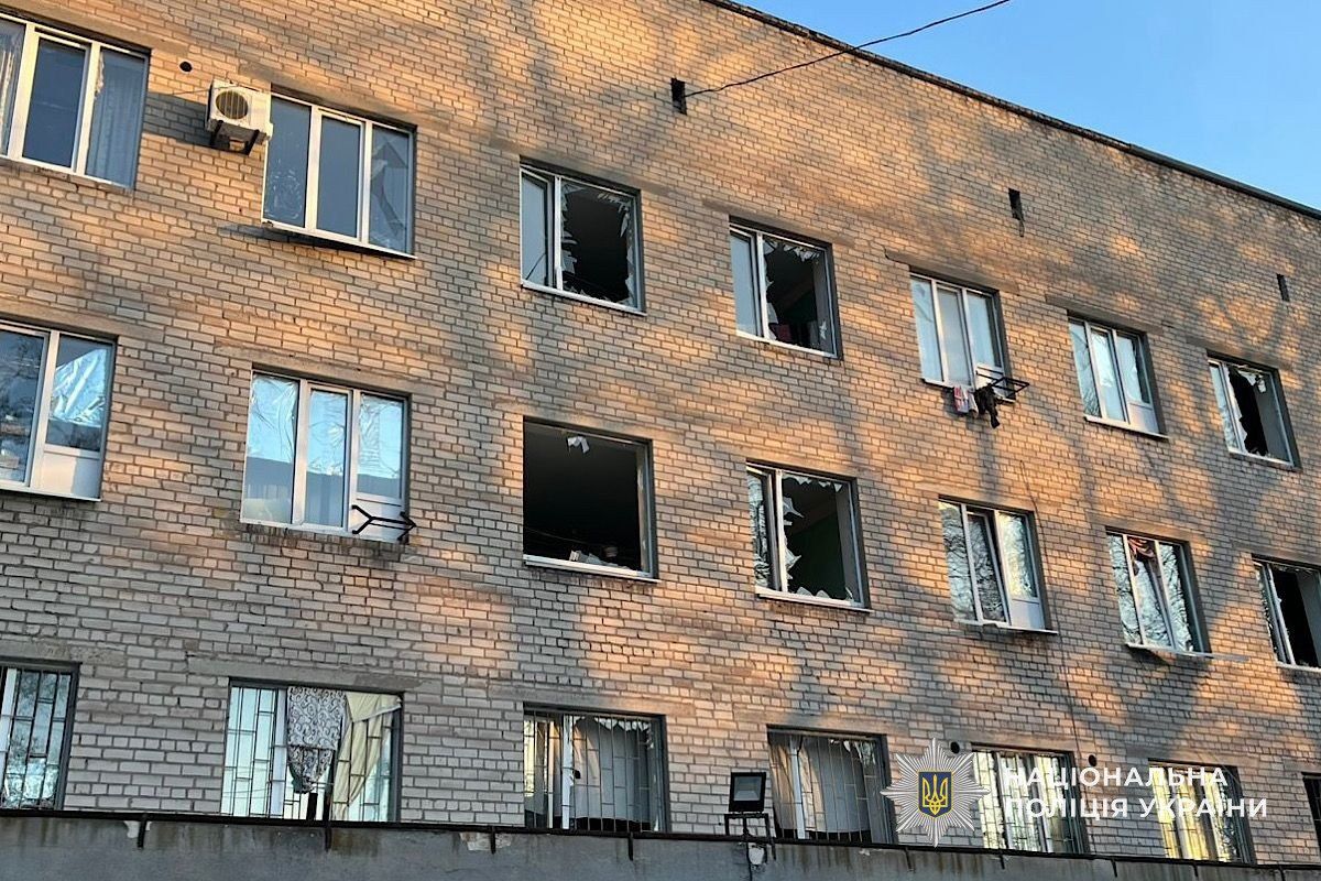 Вибиті вікна в гуртожитку