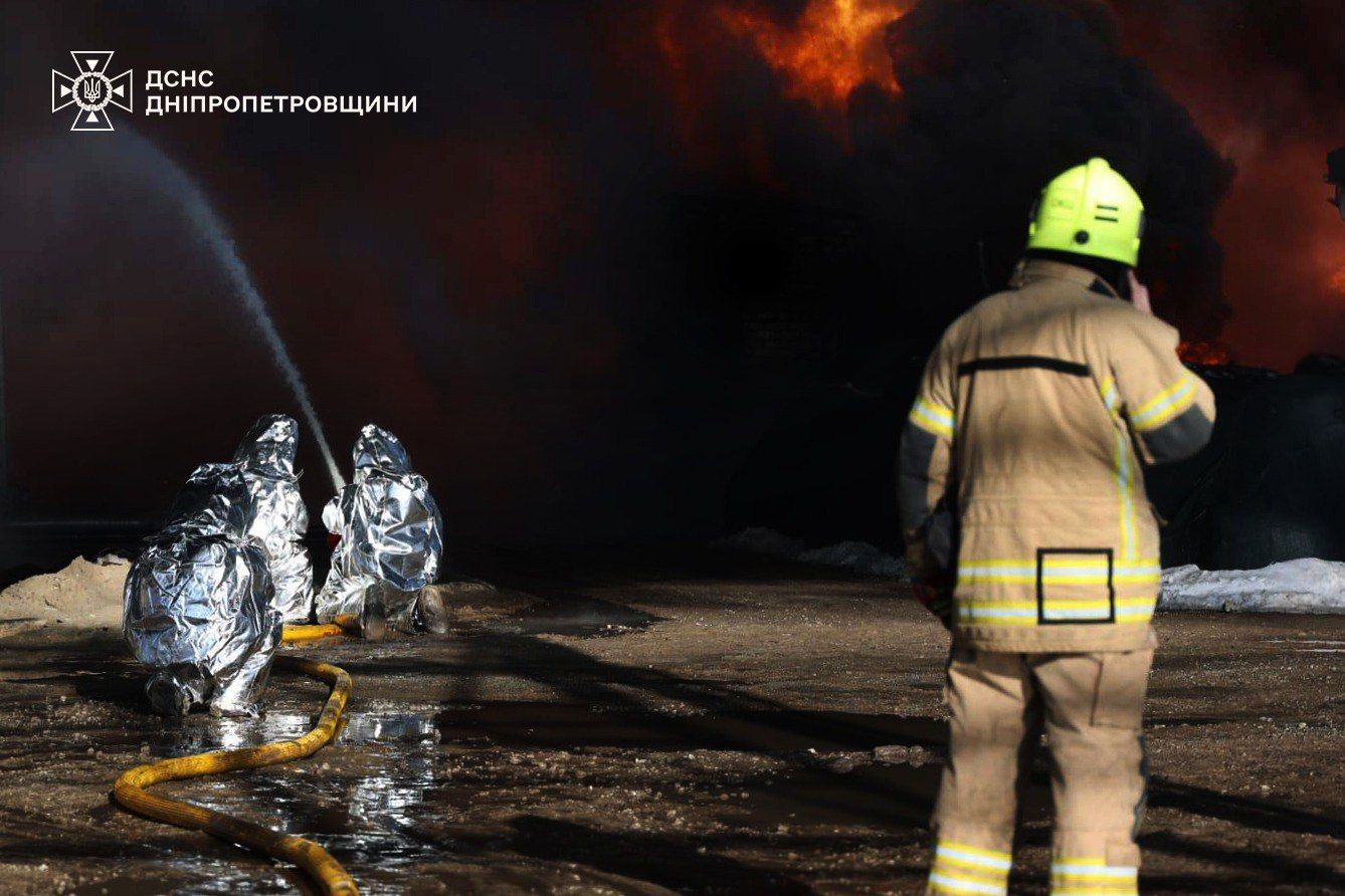 Масштабна пожежа почалась внаслідок російського обстрілу