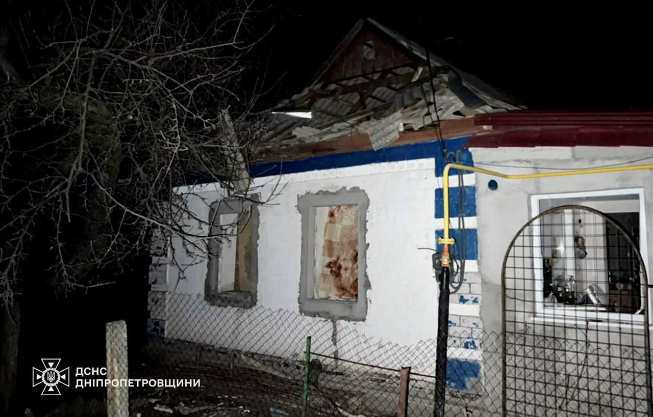 Пошкоджений через атаку будинок