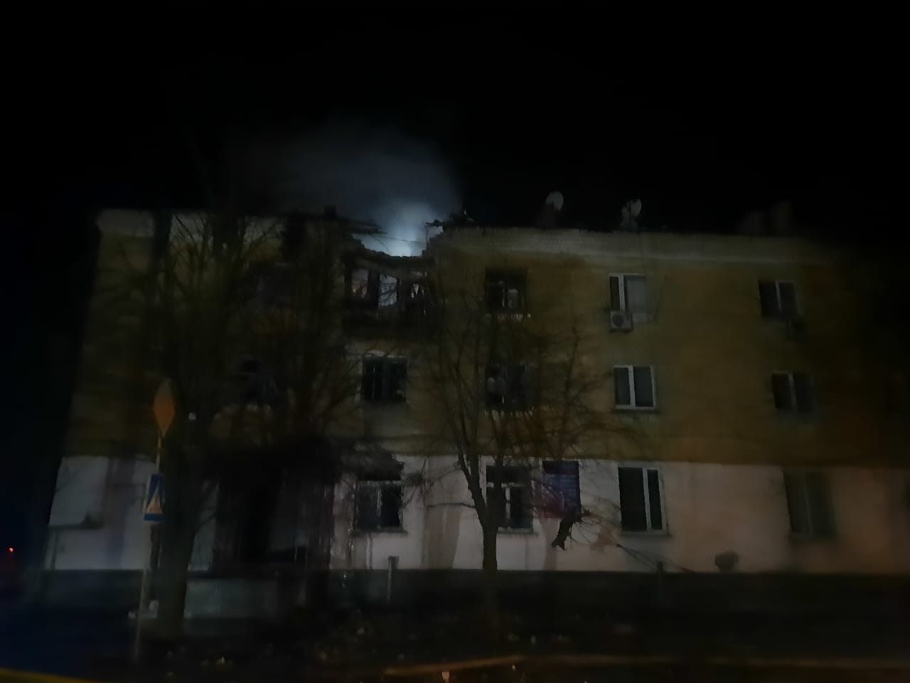 Пошкоджений будинок в Шахтарському. Фото: ДніпроОВА