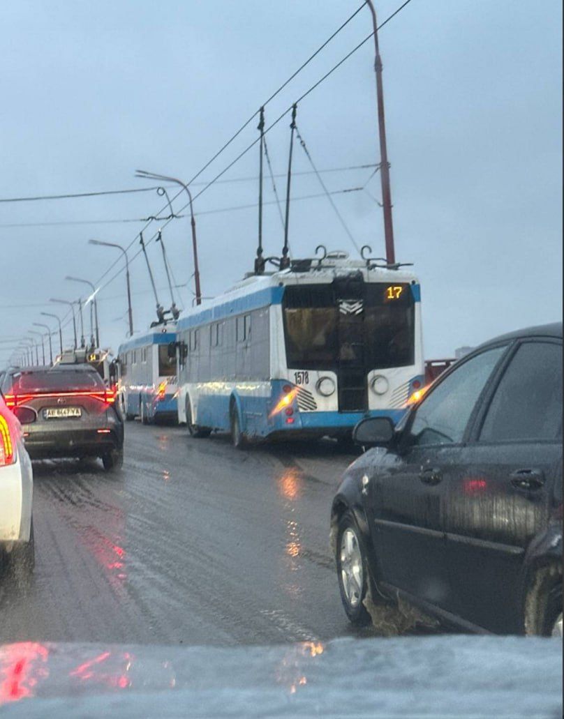 photo_2026-02-18_16-43-43 Тролейбуси на Новому мосту