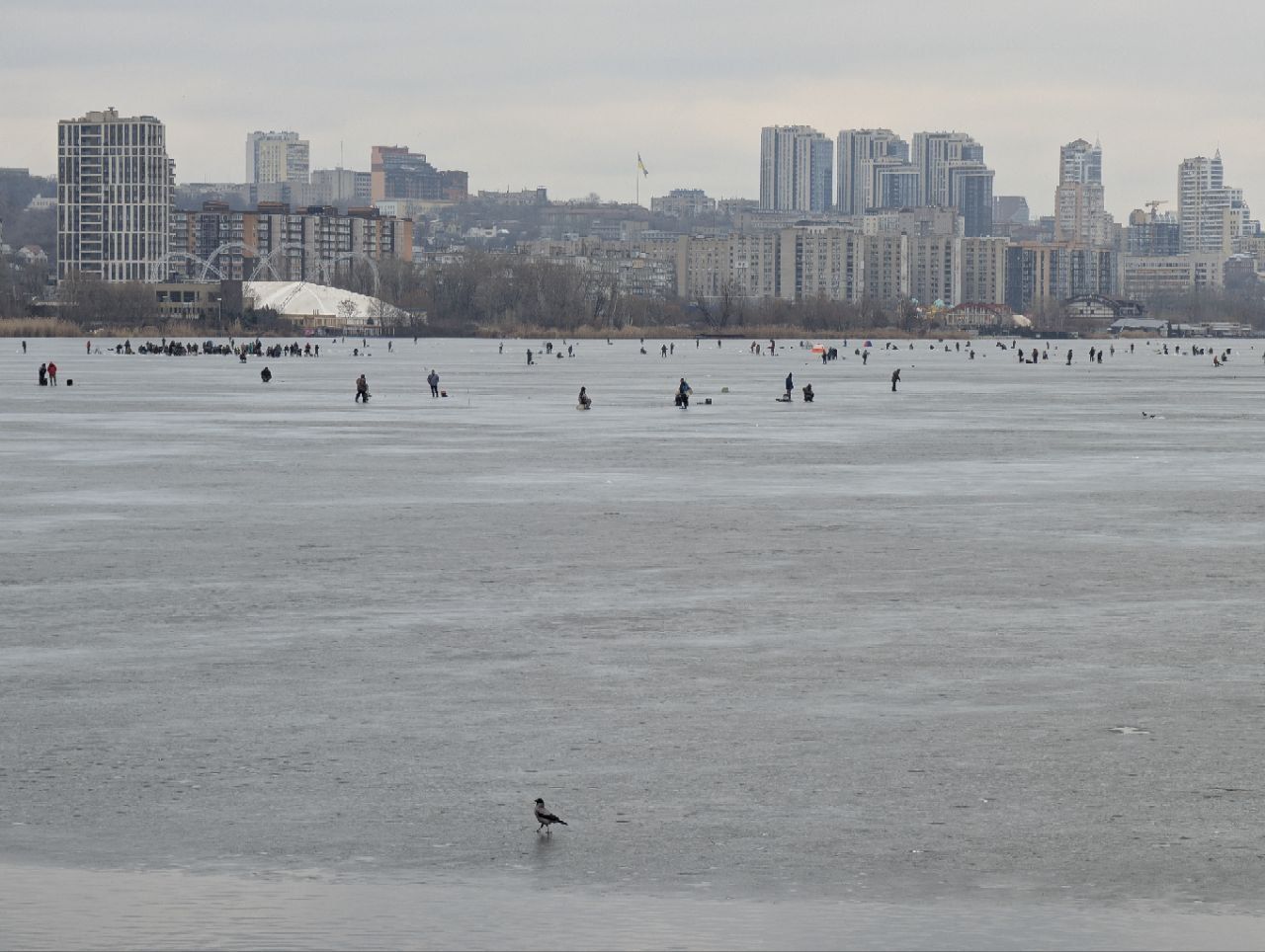 Найбільше скупчення людей на самих "рибних" місцях