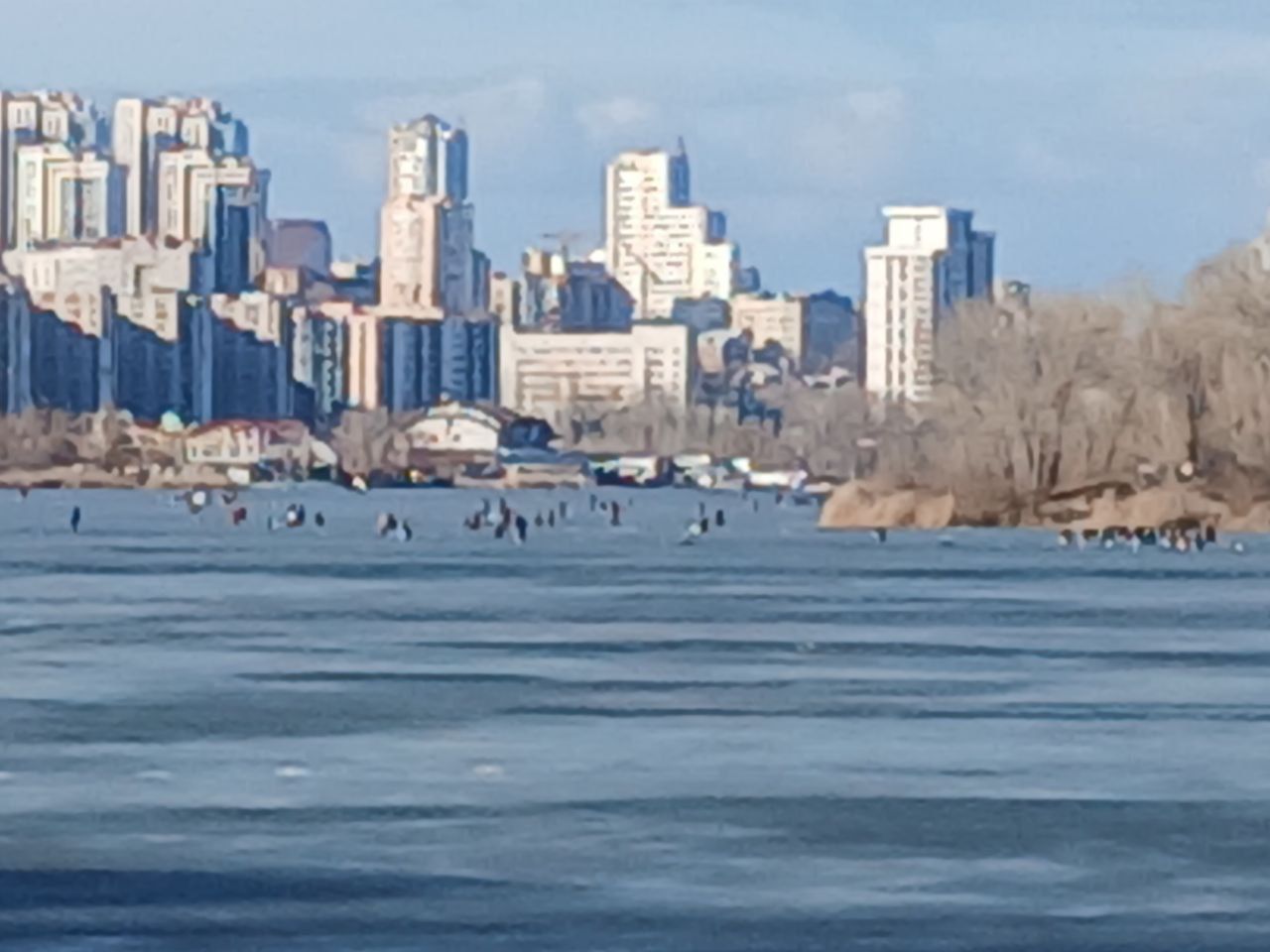 Рибалки повиходили на залишки криги