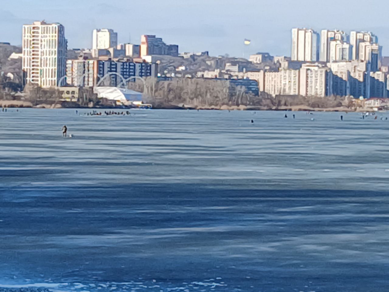 Рибні місця все ще "захоплені" рибалками