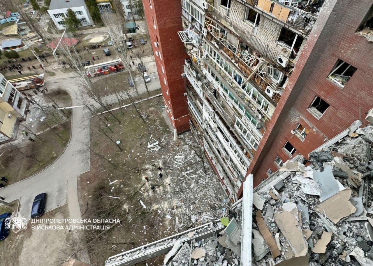 Стіни немає